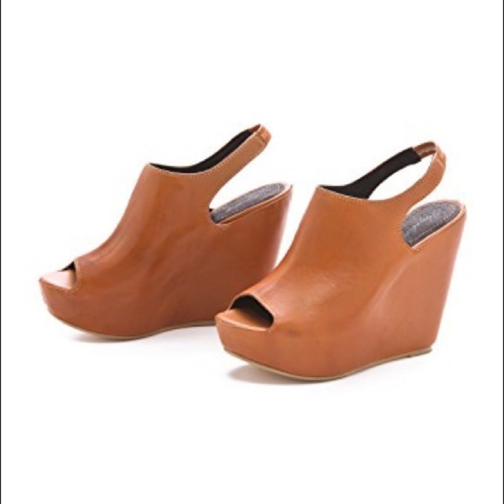 Elizabeth and James Holly Wedge Cognac Leather Peep Toe Sling Back Size 10
